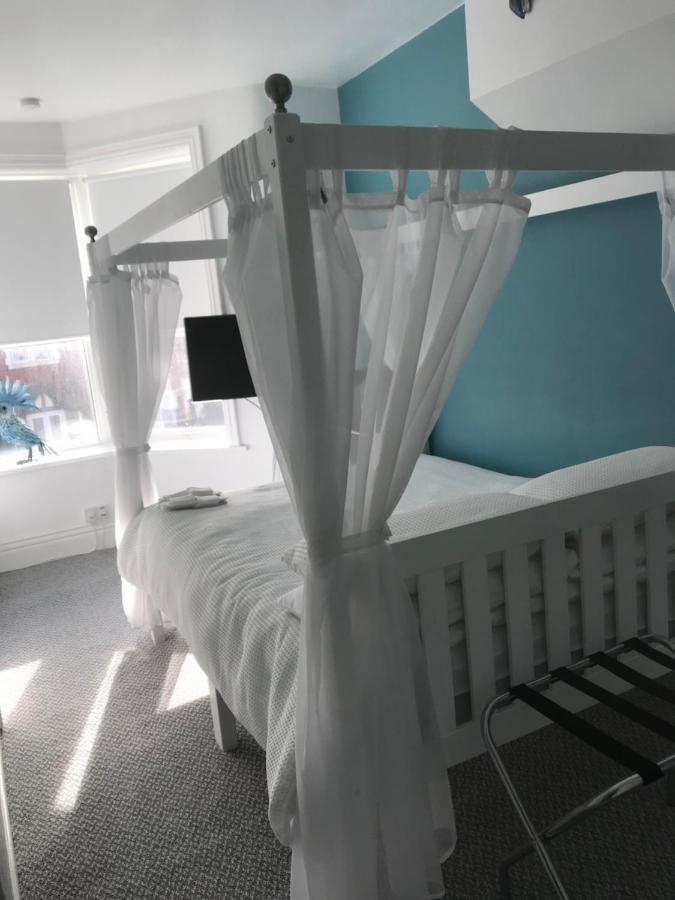 Number 40 - No Multiple Room Bookings Blackpool Buitenkant foto